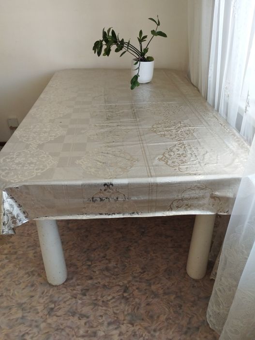 Продам стол 20000