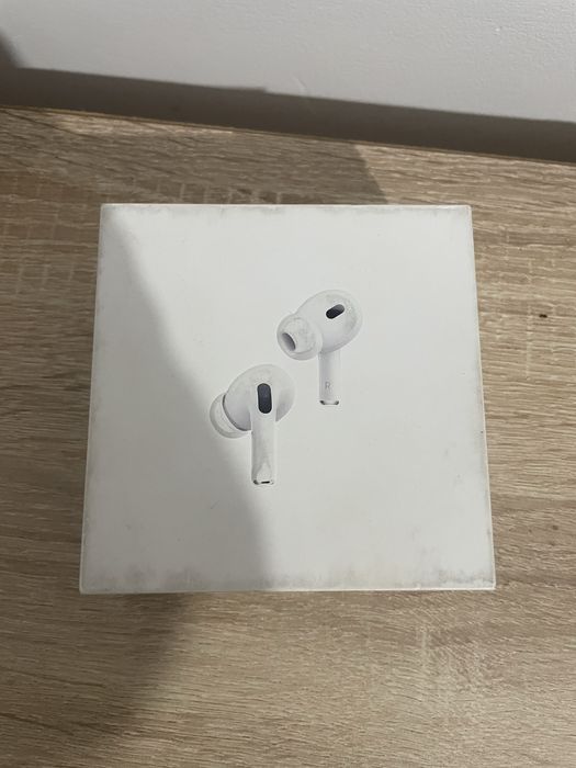 Vand airpods pro 2 cu carcasa magsafe si usb c