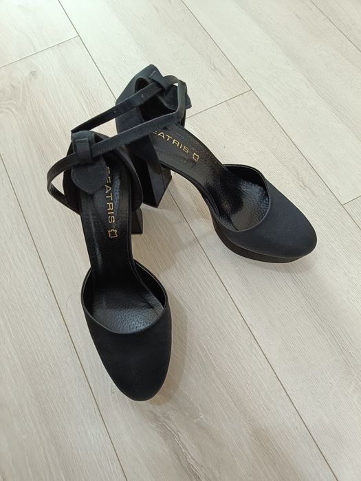 Официални обувки с висок ток и платформа