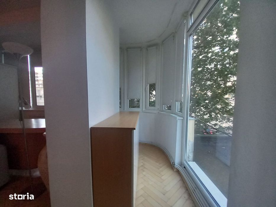 Florilor - in spate la BT, apartament 3 camere, la etajul 1 !