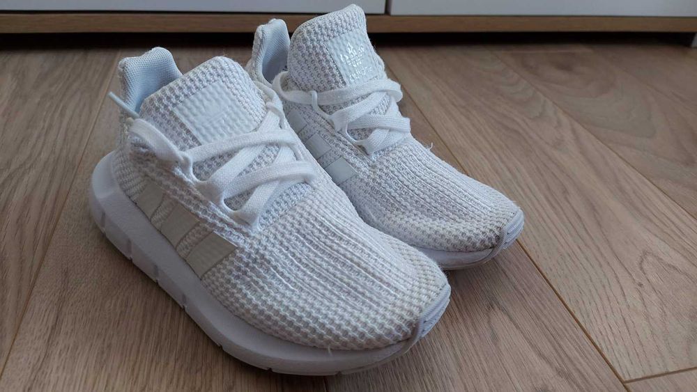 Детски маратонки Adidas номер 29