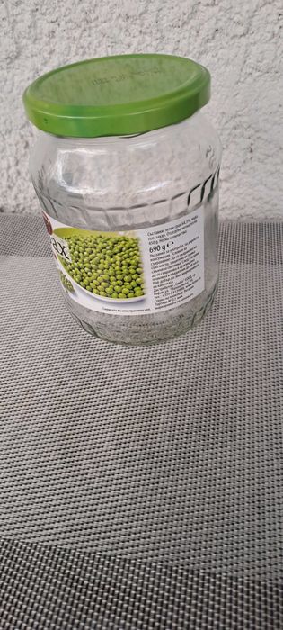 Продавам   всякакви   буркани .