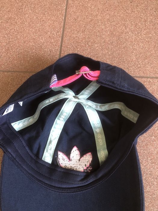 Adidas шапка с козирка универсален размер