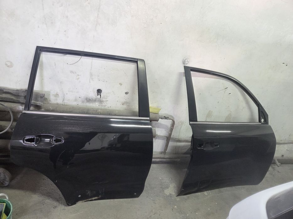 Двер от Тоиота 2 шт