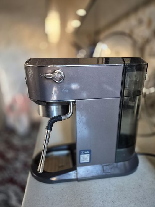 EC885 Delongi kofe moshina yengidak hamma joyi zoʻr ishlidi