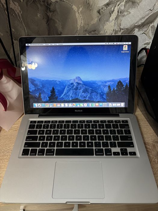 Продам MacBook в хорошем состоянии