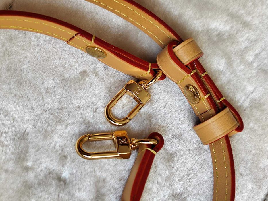 LOUIS VUITTON Дамска чанта Ivy Wallet On Chain Bag Монограм