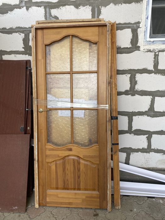 Продам меж ком дверь