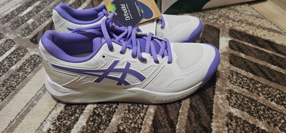 Маратонки Asics нови