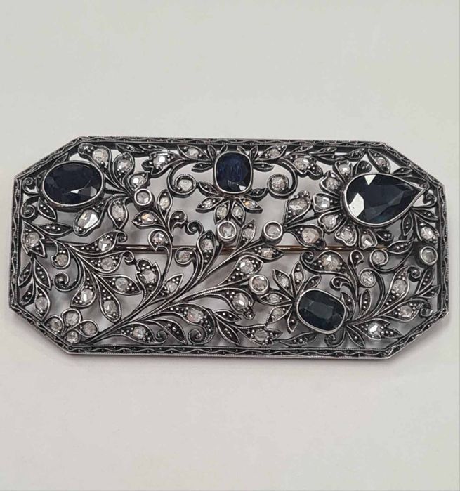 Brosa din aur galben 18k si argint, cu diamante naturale si safire