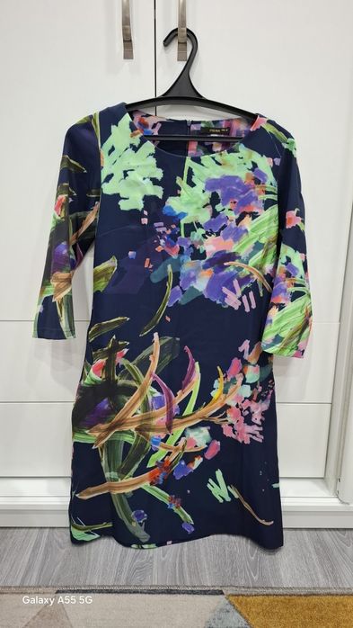 Продам женские платья