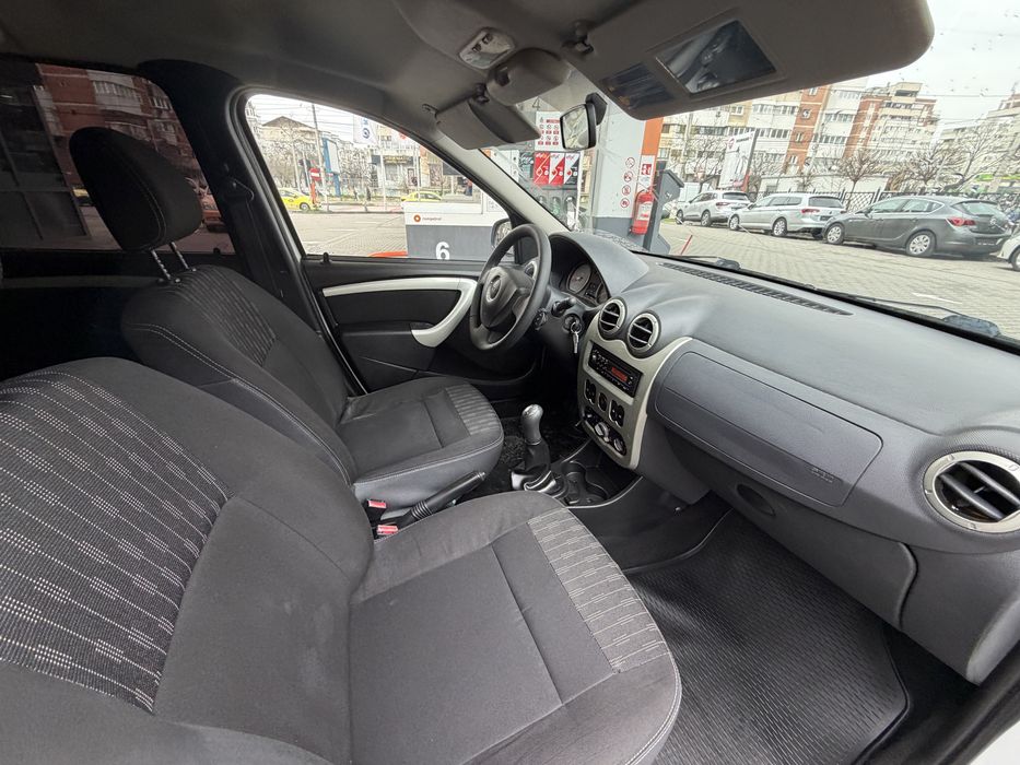 DACIA LOGAN MCV 7 locuri an 2012 motor 1600 benzina