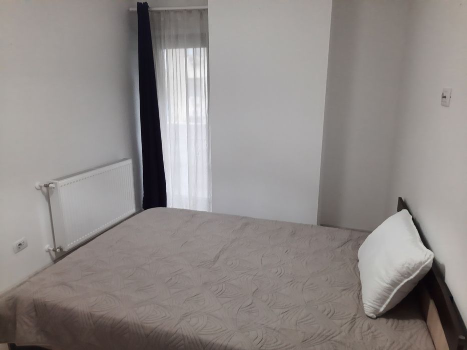 Inchiriez apartament