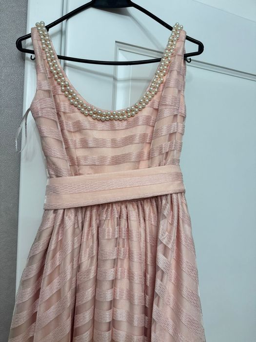 Продаются платье!!!