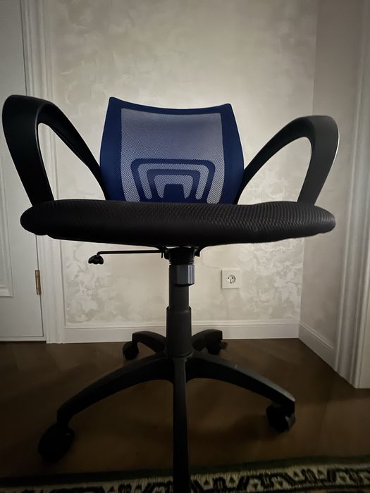 Продам Офисное кресло