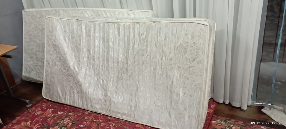 Срочно продам матрасы в хорошем состоянии