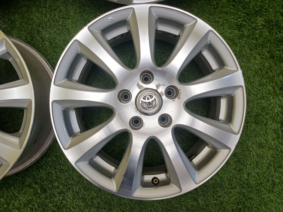 Диски R16 5×114.3 на Toyota и другие.