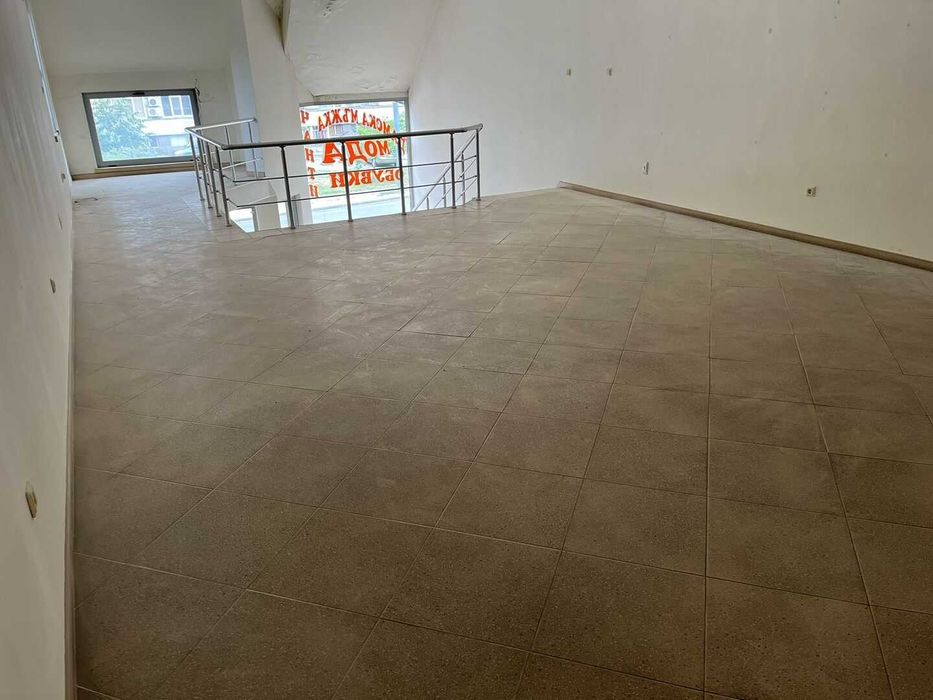 Дава се под наем Магазин в Ямбол, Аврен - 240 кв.м за 1280 € - Снимка #4
