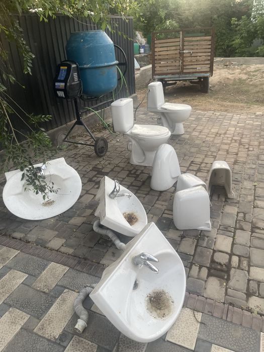 Унитазы и раковины бу