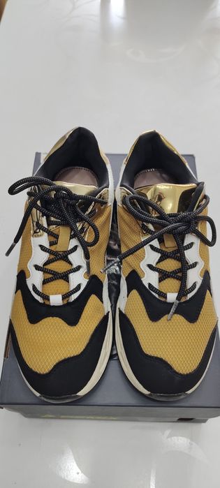 Продам кроссовки Bershka