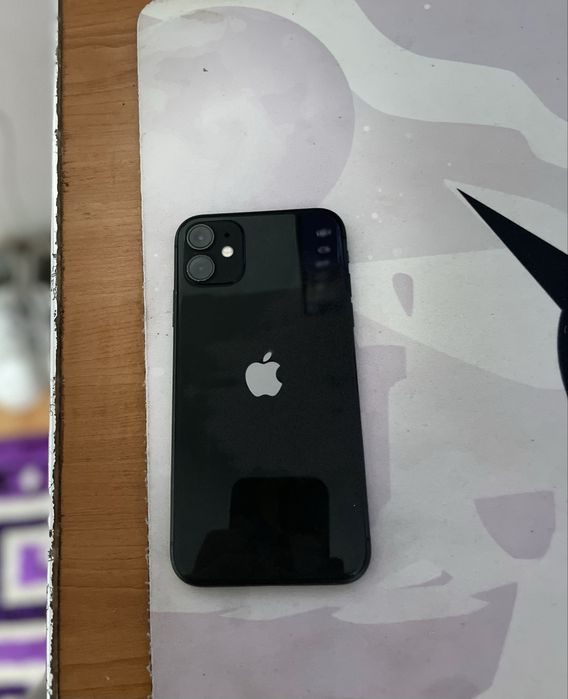 Iphone 11 128 gb 95 % sanatate baterie stare 7/10