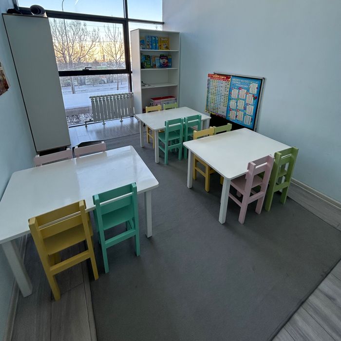 Столы стулья и шкаф для детсада и центра