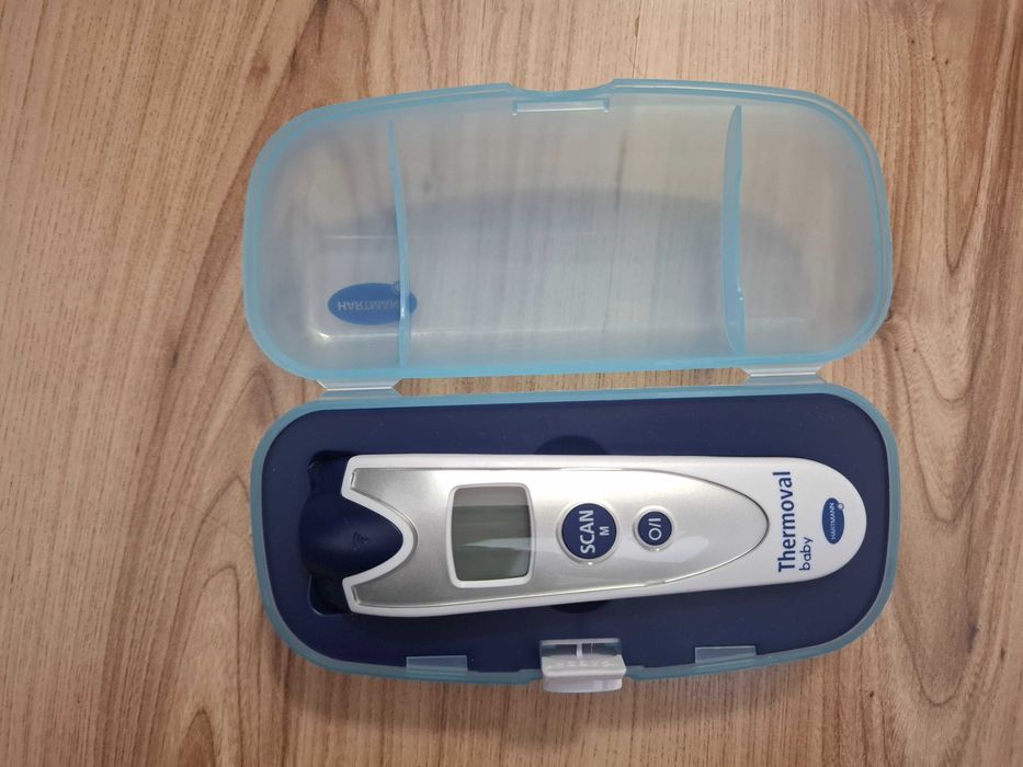 Безконтактен термометър за бебе