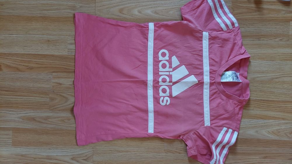 Маркови тениски и къси панталони Adidas