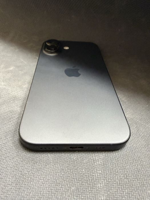 iPhone 16 128gb / 100% battery, в гаранция