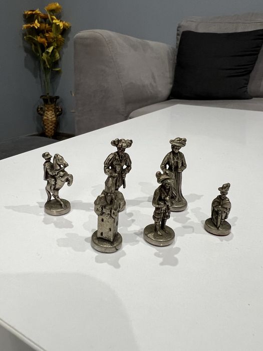 Красив антикварен шах