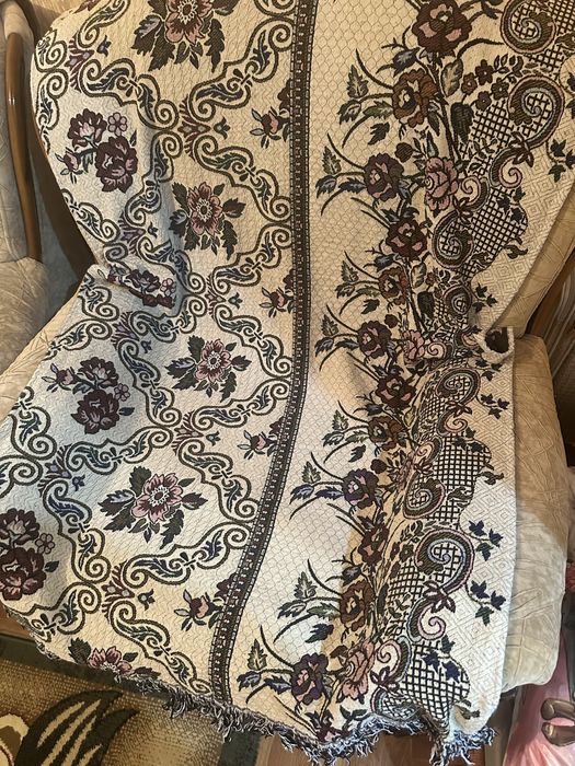 Диван с двумя креслеми