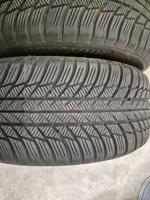 4 anvelope iarna Bridgestone 215 55 17 stare foarte buna