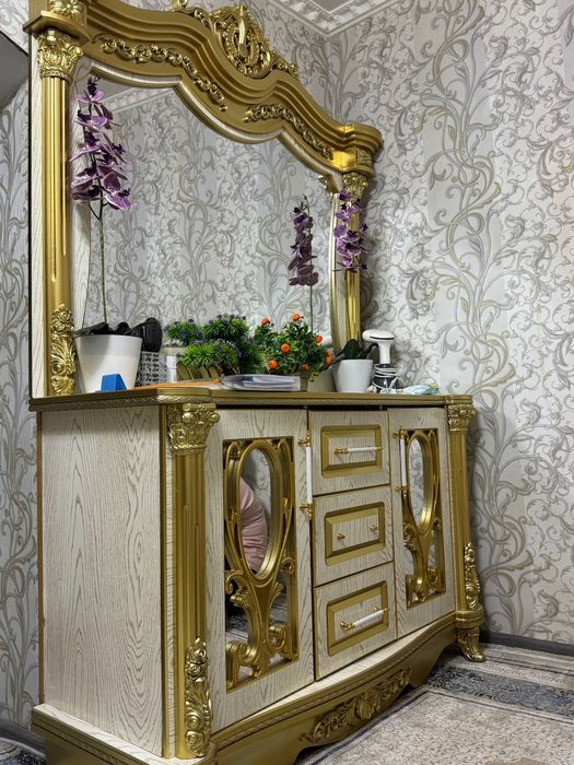 Комот сотилади срочна