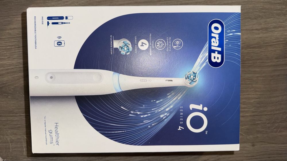 Periuta electrica Oral B iO series 4