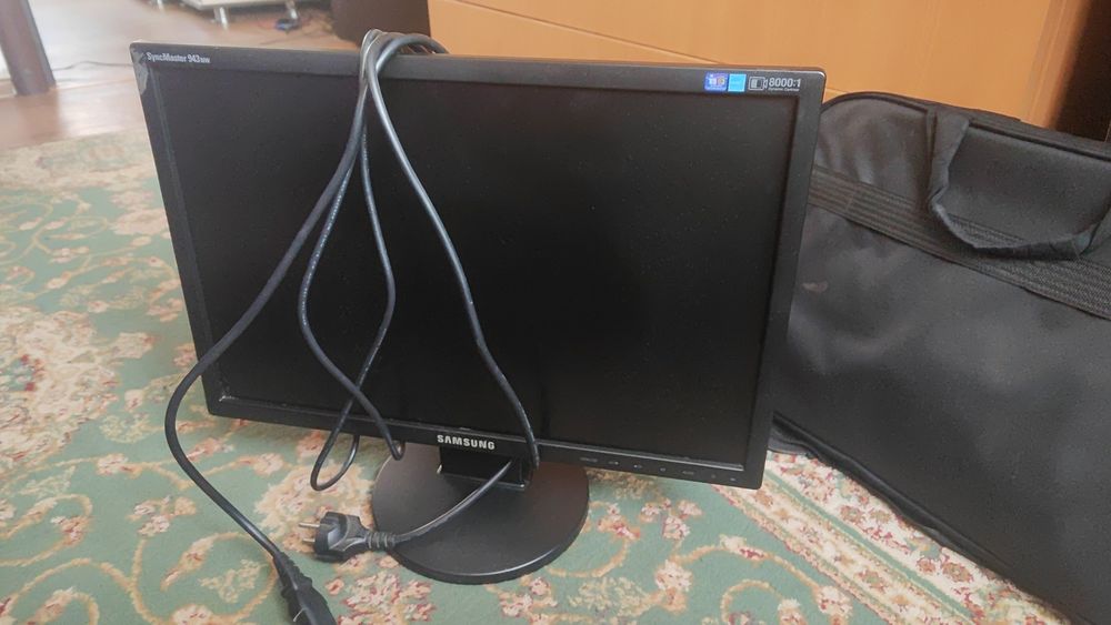 Продам монитор б/у