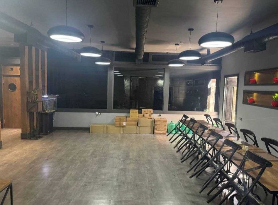 Срочно! Первая линия под кафе / ресторан в центре Шота Руставели