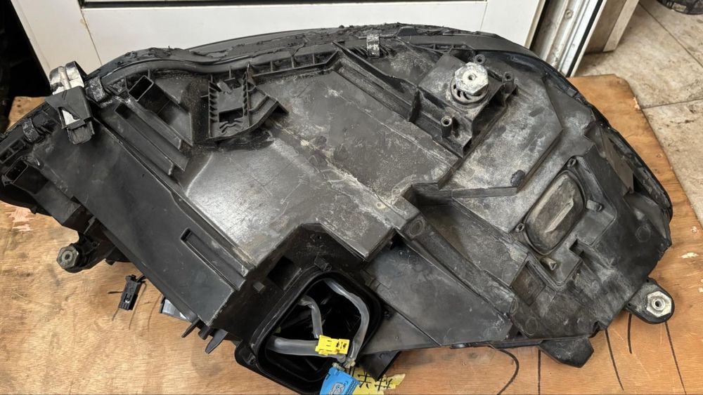 Фар за Mercedes W222