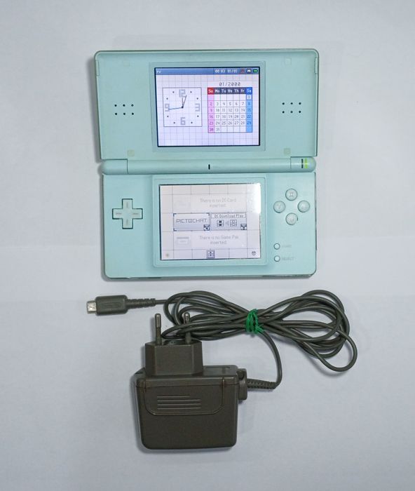 Nintendo DS lite