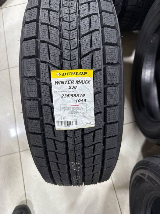 Dunlop winter maxx SJ8 235/55R19