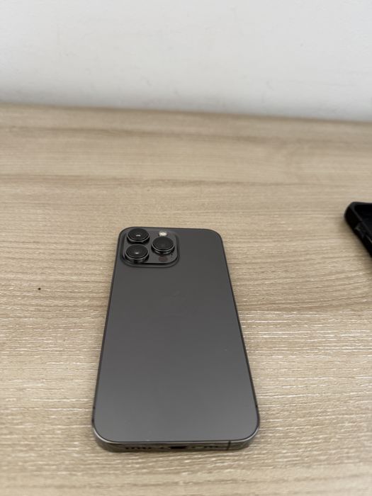 IPhone 13 Pro  в кутия с оригинални аксесоари