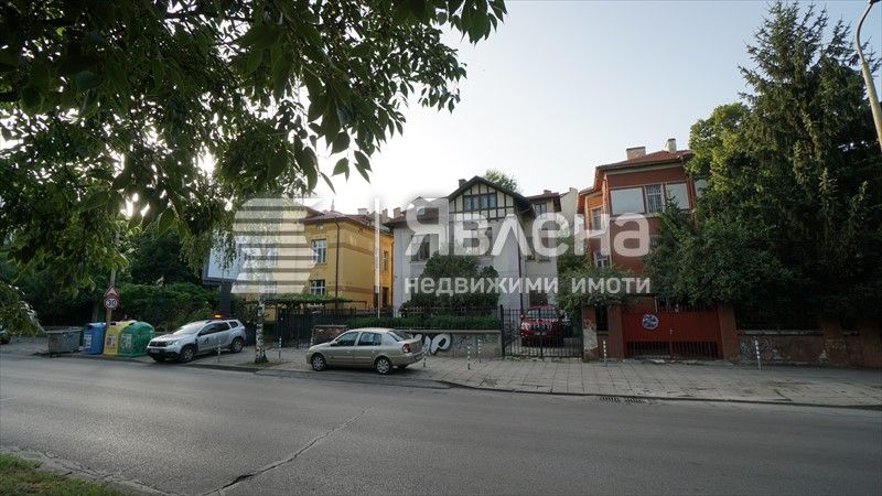 Продава се Къща в София, Докторски паметник - 302 кв.м за 3544 €/кв.м - Снимка #3