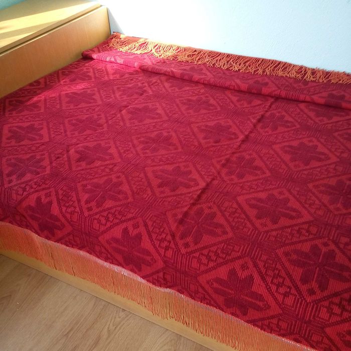 Покривки за легло тъкани с вълнена прежда НОВИ