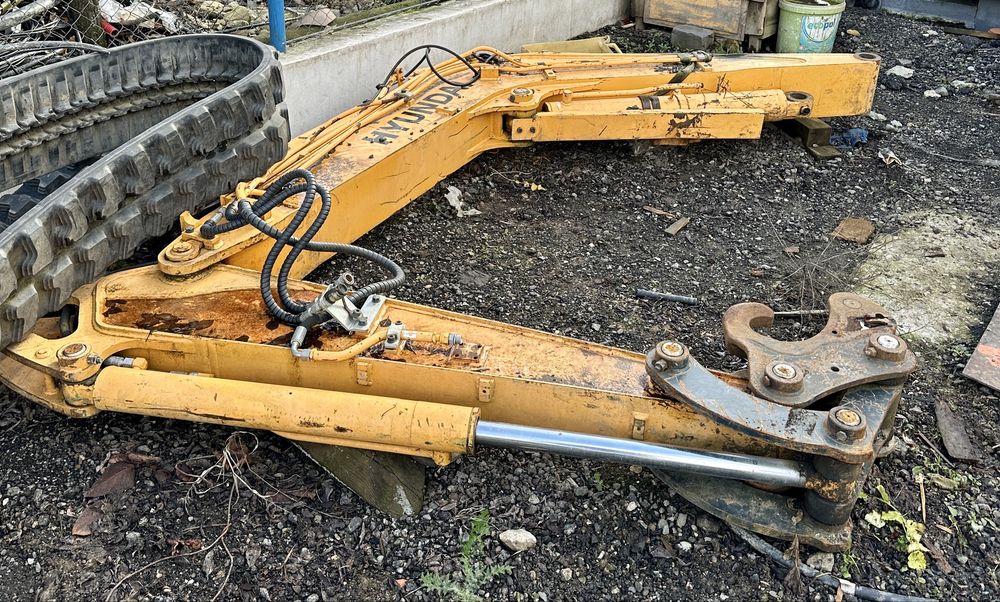 Dezmembrez utilaj Hyundai 5 Tone/ brat Hyundai