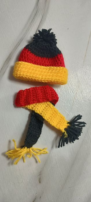 Шапочка На значок Мерседес