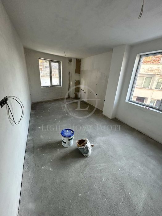 Продава се Двустаен апартамент в Пловдив, Център - 52 кв.м за 2958 €/кв.м - Снимка #1