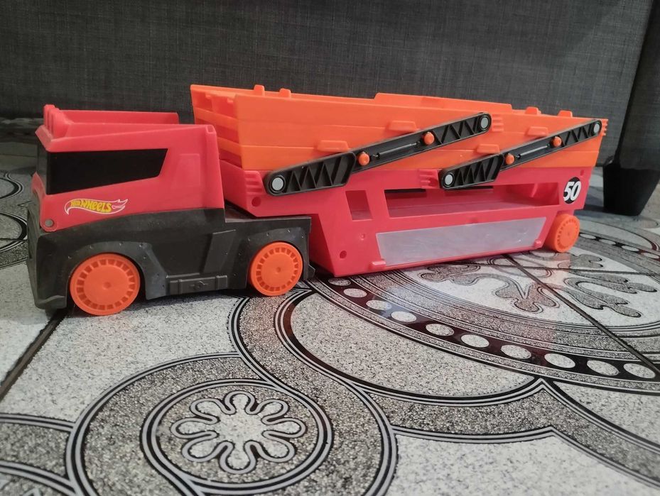 Hot Wheels  гараж/паркинг -29 лв. Автовоз -23 лв.