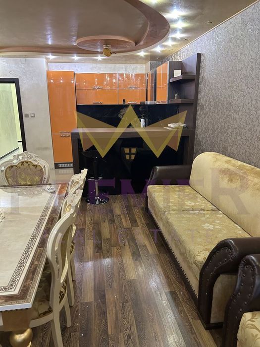 Дава се под наем Тристаен апартамент в Варна, Автогара - 115 кв.м за 867 € - Снимка #2