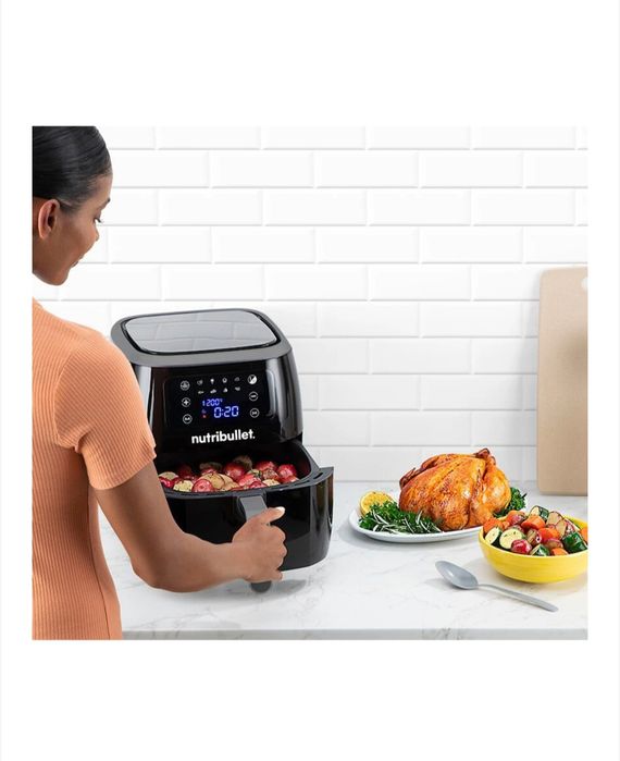 Fripteuza cu aer cald.