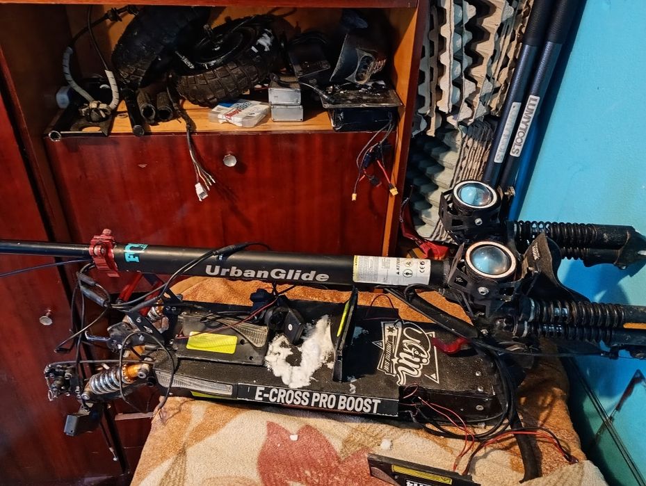 Vând piese trotinetă electrică.