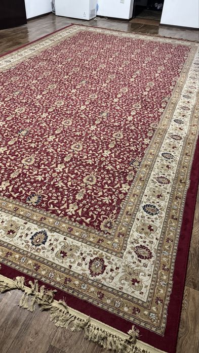 Ковер б/у срочно продаю !